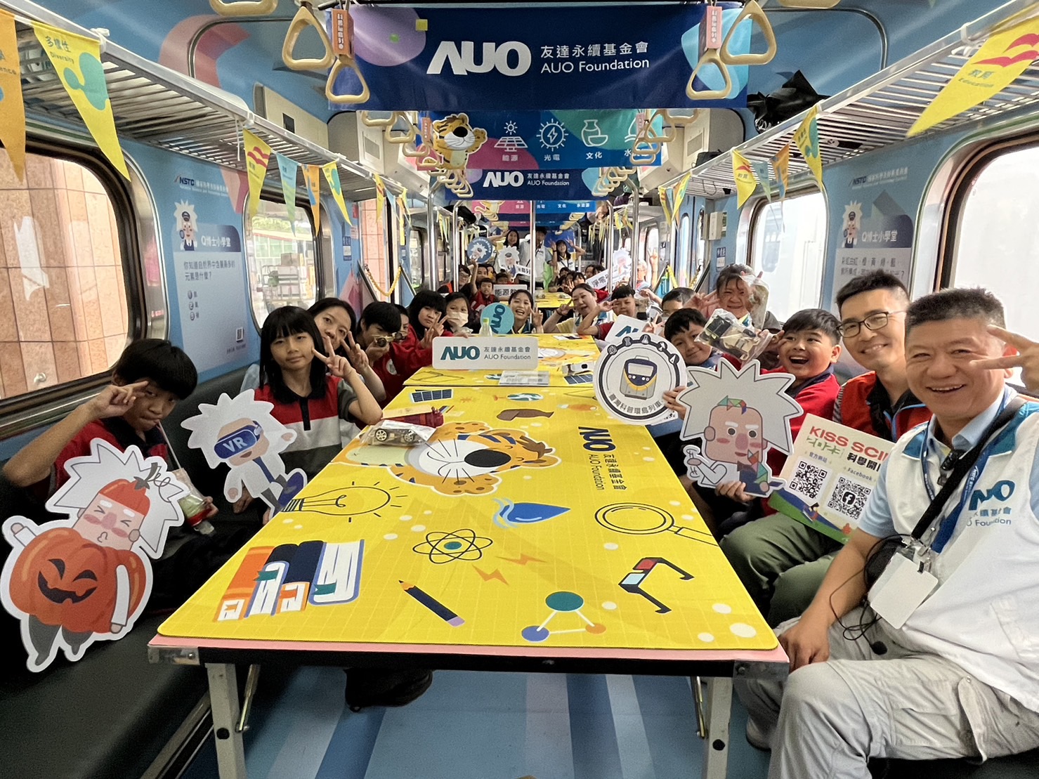 5001拉斯维加斯永續基金會參與「臺灣科普環島列車」，設計基礎科學車廂課程，以「淨零碳排和永續能源」為主題，讓學生透過創意實驗認識淨零知識，以及思考生活中的減碳行為